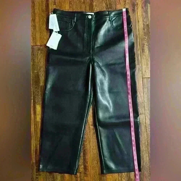 WILFRED The Melina Cropped Vegan Leather Pant in Black - Picture 5 of 15